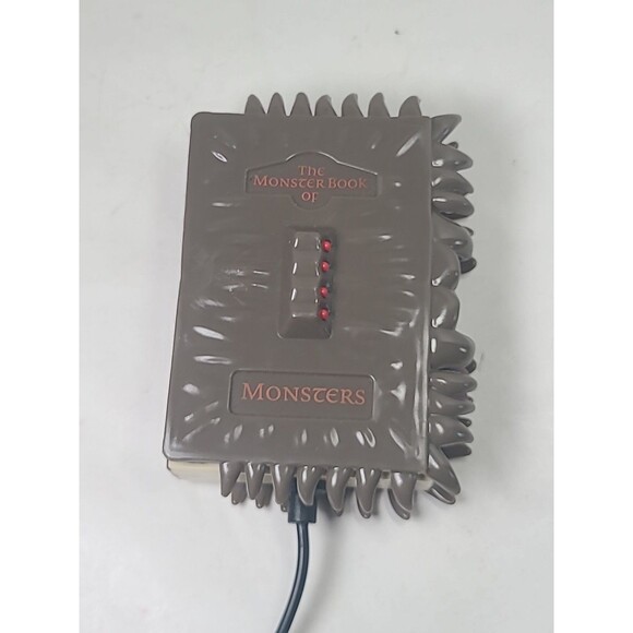 Harry Potter Wizarding World Monster Book 3 Usb Hub - Picture 2 of 4